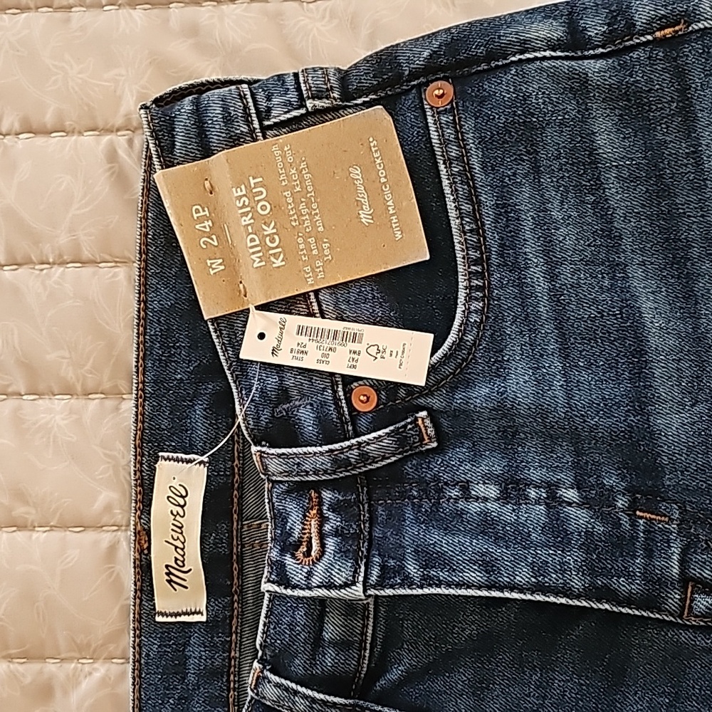 Madewell mid rise kick out jeans size 24p